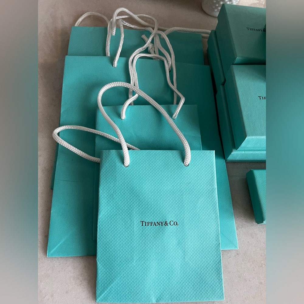 Assorted Tiffany & Co boxes - Picture 2 of 3